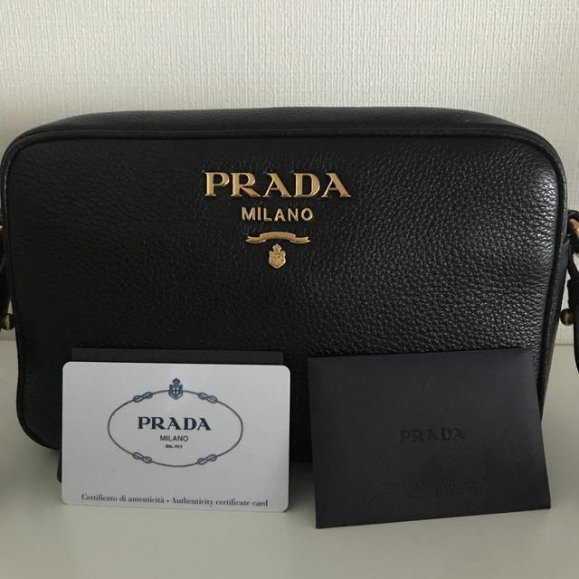 PRADA(プラダ)のPRADA レディース　ショルダーバック レディースのバッグ(ショルダーバッグ)の商品写真