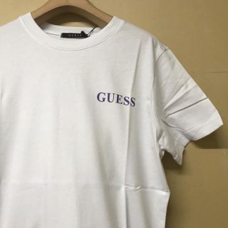 ゲス(GUESS)のオススメ　Mサイズ 新品未使Tシャツ　guess ゲスtシャツ男女兼用　送料無料(Tシャツ/カットソー(半袖/袖なし))