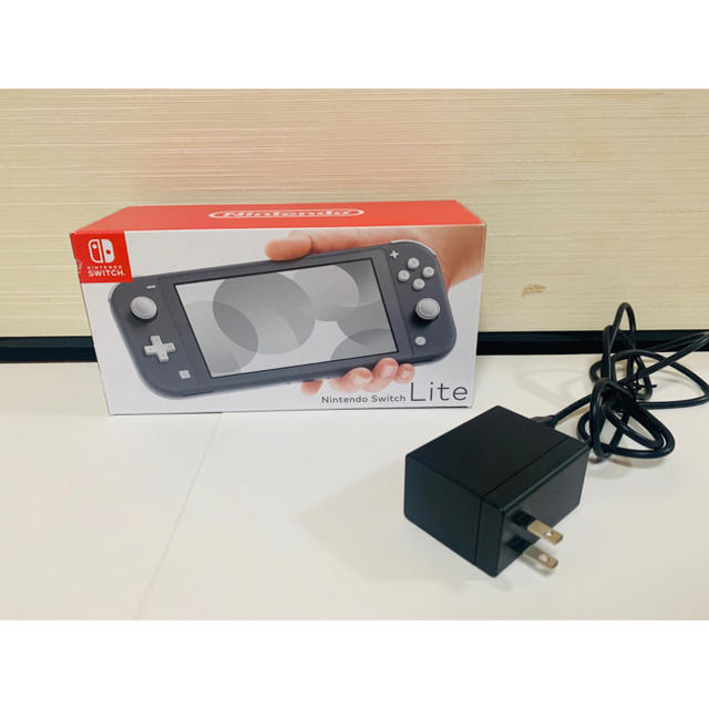 ニンテンドースイッチライト　保護フィルム＋SDカード付き