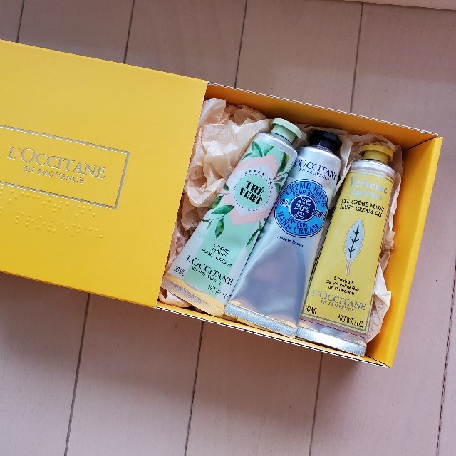 L'OCCITANE(ロクシタン)のL'OCCITANE ハンドクリーム 三本セット コスメ/美容のボディケア(ハンドクリーム)の商品写真