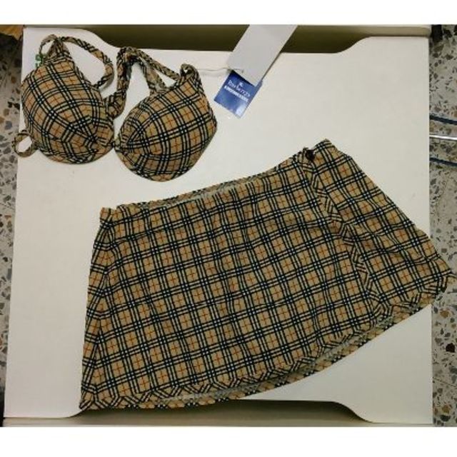 BURBERRY(バーバリー)のBURBERRY　水着Mサイズ　★新品★ レディースの水着/浴衣(水着)の商品写真