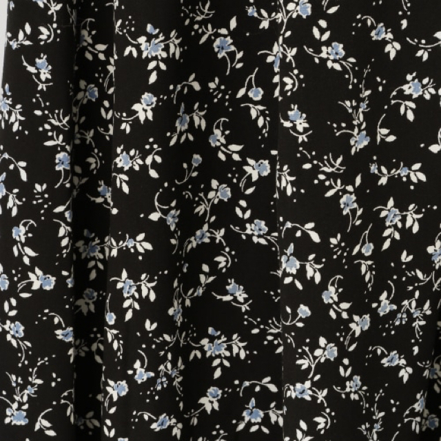 GLOBAL WORK(グローバルワーク)のサラサラリラックス半袖ワンピース　ブラック青花柄 レディースのワンピース(ロングワンピース/マキシワンピース)の商品写真