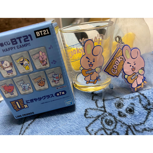 防弾少年団(BTS)(ボウダンショウネンダン)のBT21 一番くじ にぎやかグラス＆ラバーチャーム COOKY エンタメ/ホビーのCD(K-POP/アジア)の商品写真