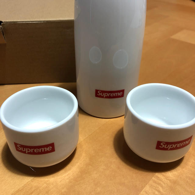 Supreme(シュプリーム)のシュプリームSUPREME Sake Set 徳利 お猪口 インテリア/住まい/日用品のキッチン/食器(食器)の商品写真