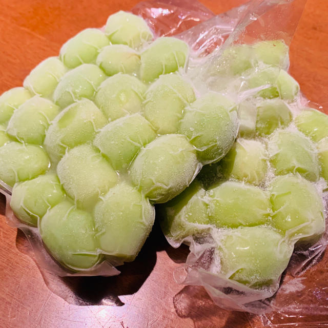 岡山県産　冷凍シャインマスカット3キロ 食品/飲料/酒の食品(フルーツ)の商品写真