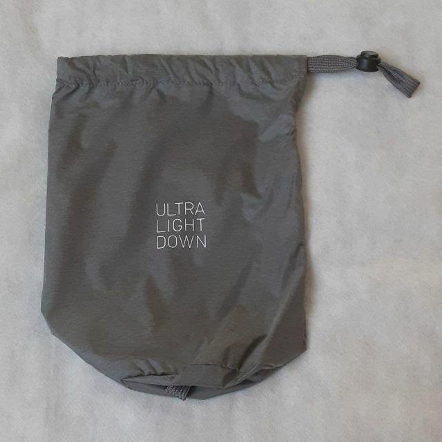 UNIQLO(ユニクロ)のユニクロ ウルトラライトダウン 収納袋　4枚組 メンズのジャケット/アウター(ダウンベスト)の商品写真
