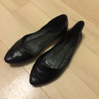 美品★ ぺたんこ パンプス 23cm 黒(ハイヒール/パンプス)