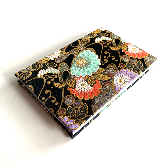 金襴織物御朱印帳　B6 大判サイズ　菊 #1　黒　金　ファブリック　ハンドメイド