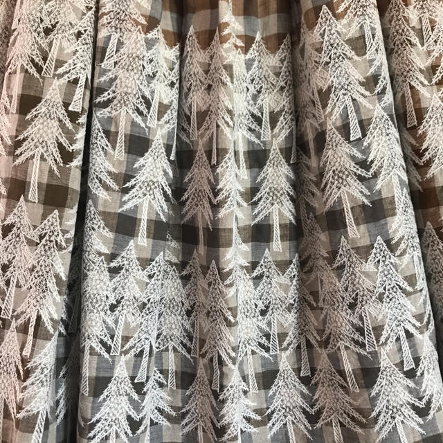 mina perhonen(ミナペルホネン)のミナペルホネン　land theaterスカート レディースのスカート(ひざ丈スカート)の商品写真