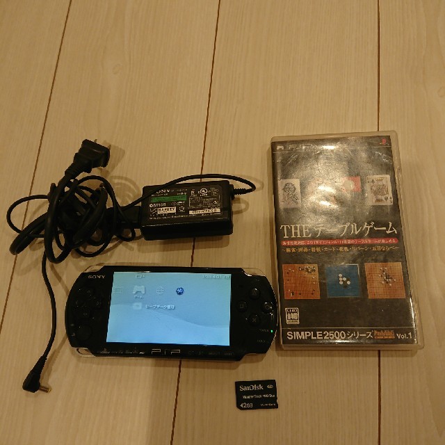 美品☆psp3000本体  黒  動作OK！充電器、バッテリー、メモリー付き