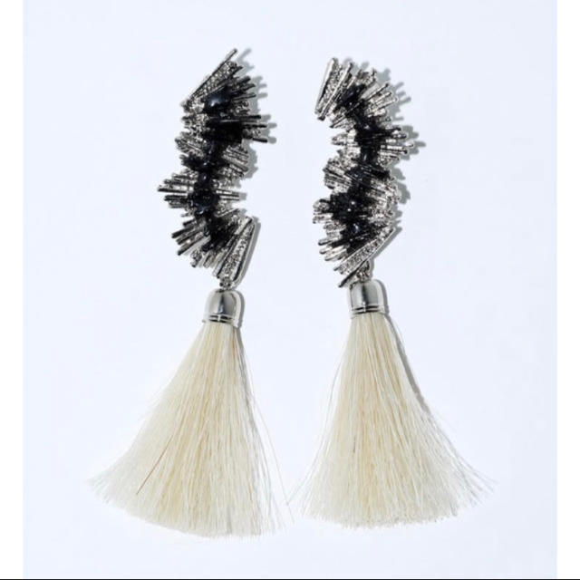 TOGA(トーガ)のTOGA PULLA  METAL FRINGEEARRINGS レディースのアクセサリー(イヤリング)の商品写真