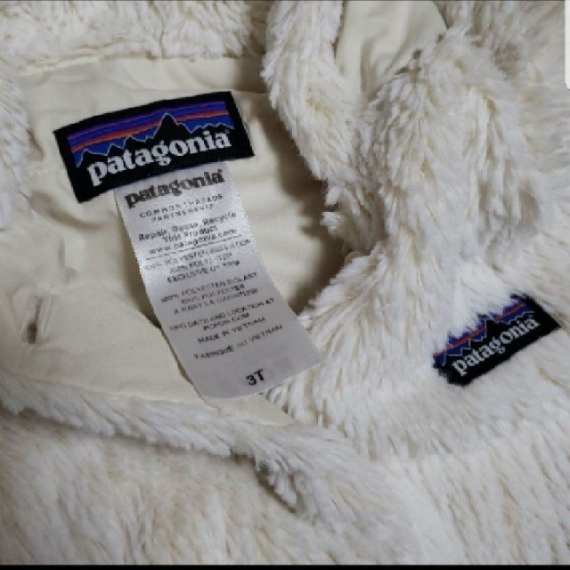 patagonia(パタゴニア)のPatagonia モコモコ アウター(3T) キッズ/ベビー/マタニティのキッズ服女の子用(90cm~)(ジャケット/上着)の商品写真