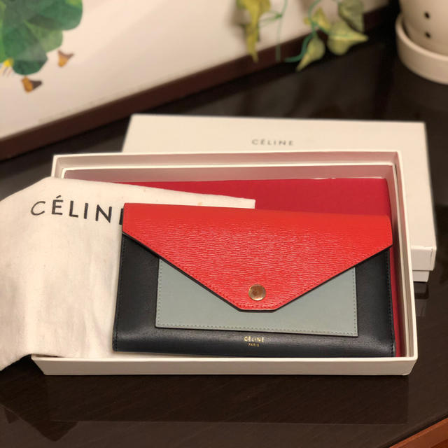 celine(セリーヌ)の正規品　セリーヌ　財布 レディースのファッション小物(財布)の商品写真