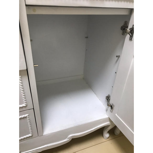 ◇専用◇吉川ひなのリュバンシュリボモチーフ白家具チェストサイド ◇専用◇吉川ひなのリュバンシュリボモチーフ白家具チェストサイド