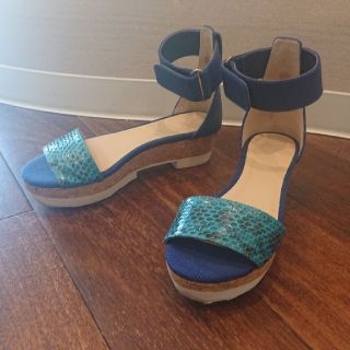 ジミーチュウ(JIMMY CHOO)のJIMMY CHOO ブルー サンダル(サンダル)