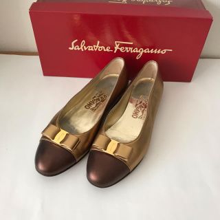 サルヴァトーレフェラガモ(Salvatore Ferragamo)のフェラガモ  ヴァラ　バレエシューズ(バレエシューズ)