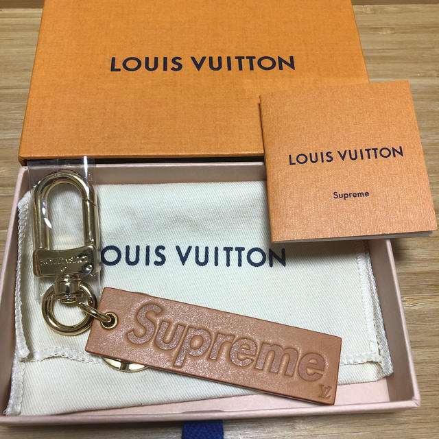 LOUIS VUITTON   ✖️   supreme      新品未使用