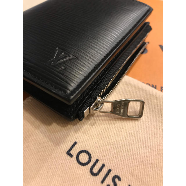 LOUIS コンパクトウォレット/LOUIS VUITTONの通販 by so-ma's shop｜ルイヴィトンならラクマ VUITTON - 【専用】ヴィトン 新品セール