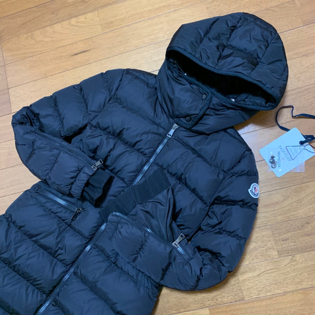 MONCLER(モンクレール)のMONCLER  ⭐︎Mi⭐︎様ご専用　betulongレディース　ブラック0 レディースのジャケット/アウター(ダウンコート)の商品写真