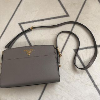 レア！ PRADA グレージュ バッグ♡