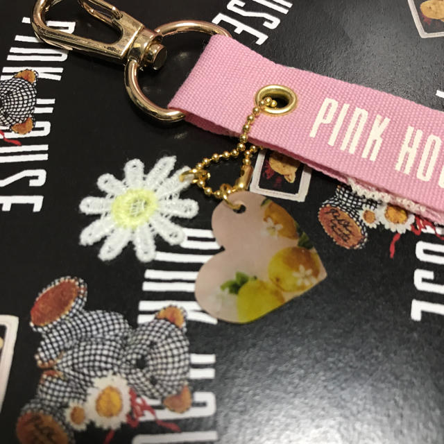 PINK HOUSE(ピンクハウス)のPINK HOUSE キーホルダー　土日限定値下げ ハンドメイドのアクセサリー(チャーム)の商品写真