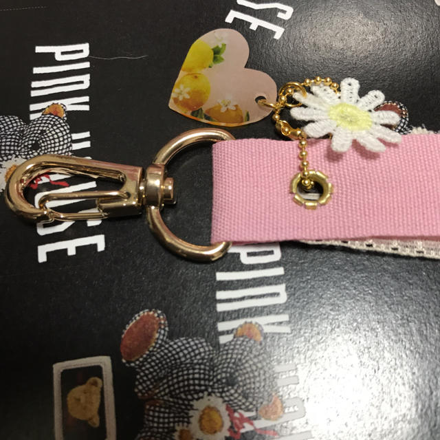 PINK HOUSE(ピンクハウス)のPINK HOUSE キーホルダー　土日限定値下げ ハンドメイドのアクセサリー(チャーム)の商品写真