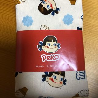 フジヤ(不二家)の④不二家カットクロス　ペコちゃん　ミルキー　ソフトクリーム　生成り(生地/糸)