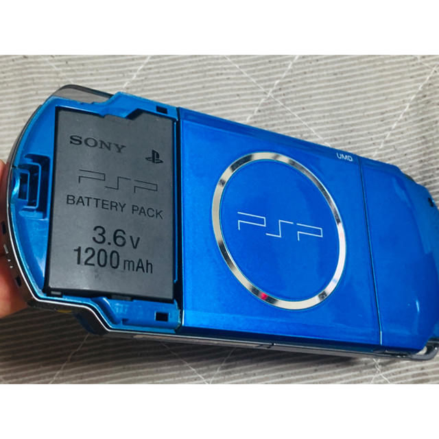 PlayStation Portable(プレイステーションポータブル)の専用出品　　PSP-3000 ブルー　比較的良品　送料無料　1 エンタメ/ホビーのゲームソフト/ゲーム機本体(携帯用ゲーム機本体)の商品写真