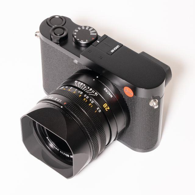 LEICA(ライカ)の【美品】Leica Q2 純正サムレスト&予備バッテリー付 ライカ スマホ/家電/カメラのカメラ(コンパクトデジタルカメラ)の商品写真