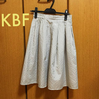 ケービーエフ(KBF)のKBF＊ギンガムチェックスカート(ひざ丈スカート)