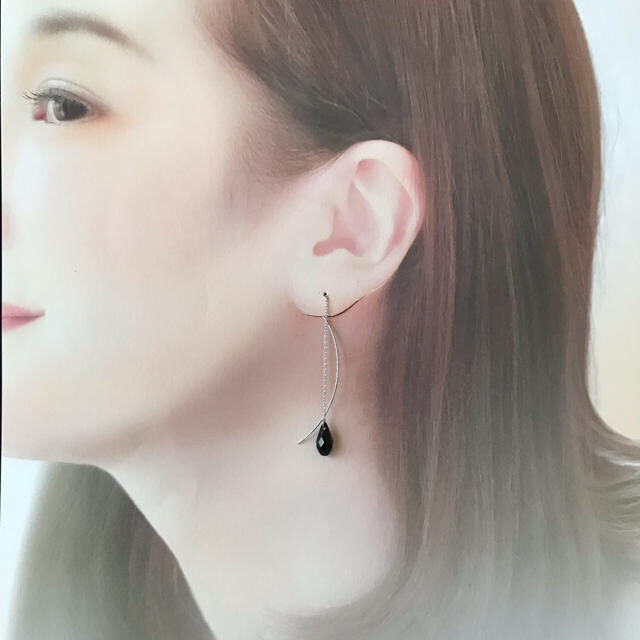 SWAROVSKI(スワロフスキー)のSwarovski drop pierce 《 ブラック 》 ハンドメイドのアクセサリー(ピアス)の商品写真