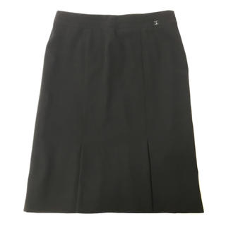 シャネル(CHANEL)の新品同様　CHANEL ココマーク ブラック　スカート　シンプル　シャネル(ひざ丈スカート)