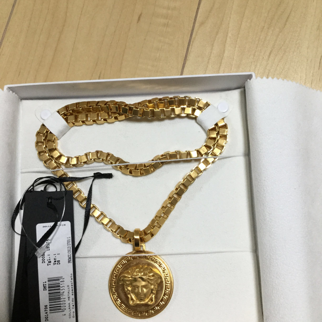 ワンピなど最旬ア！ Versace ヴェルサーチ ネックレス ecousarecycling.com