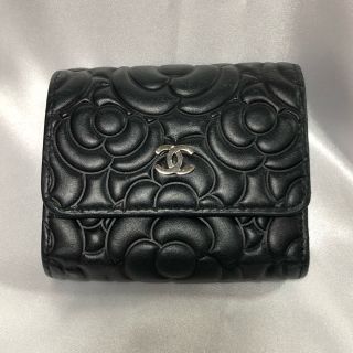 シャネル(CHANEL)のCHANELカメリア三つ折り財布(財布)