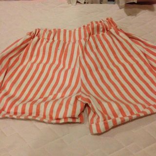 ナディア(NADIA)のストライプパンツ 送料込み(ショートパンツ)