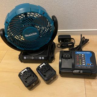 マキタ(Makita)の10.8Vマキタ充電式ファン　充電器　残量表示バッテリー大(2個)(工具/メンテナンス)