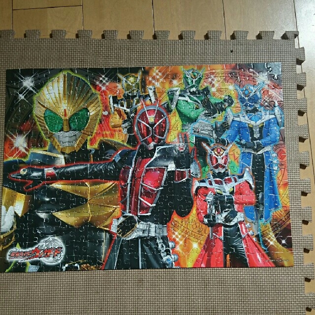 ショウワノート(ショウワノート)の仮面ライダーウィザード✨パズル300ピース キッズ/ベビー/マタニティのおもちゃ(知育玩具)の商品写真