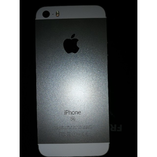 【傷なし超美品】初代 シムフリー iphone SE 16GB シルバー スマホ/家電/カメラのスマホアクセサリー(iPhoneケース)の商品写真