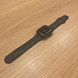 アップル(Apple)のApple Watch series5 40mm gps スペースグレイ　黒(腕時計(デジタル))