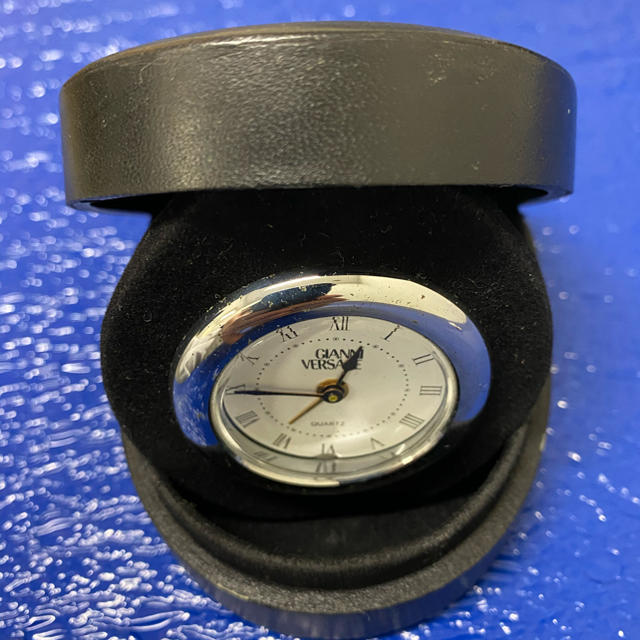 VERSACE(ヴェルサーチ)の置時計（ジャンク品） インテリア/住まい/日用品のインテリア小物(掛時計/柱時計)の商品写真