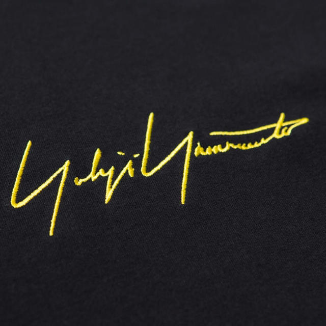 Yohji Yamamoto(ヨウジヤマモト)のYohji Yamamoto SS19 シグニチャーロゴ ブラックxイエロー メンズのトップス(Tシャツ/カットソー(半袖/袖なし))の商品写真