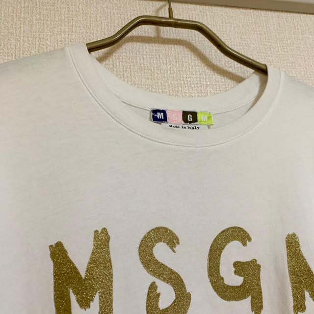 MSGM(エムエスジイエム)のMSGM T shirt【white×gold  logo】 レディースのトップス(Tシャツ(半袖/袖なし))の商品写真