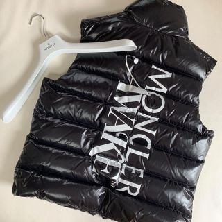 モンクレール(MONCLER)の【ハンガー付き】MONCLER メンズ　ダウンベスト　タグ付き新品未使用(ダウンベスト)