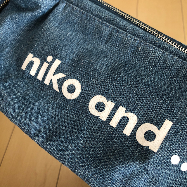 niko and...(ニコアンド)のNICO and ポーチ　ストラップ付 レディースのファッション小物(ポーチ)の商品写真