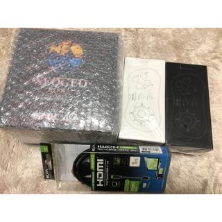 ネオジオ(NEOGEO)の新品　ネオジオミニ　白・黒コントローラー2個　HDMI(家庭用ゲーム機本体)