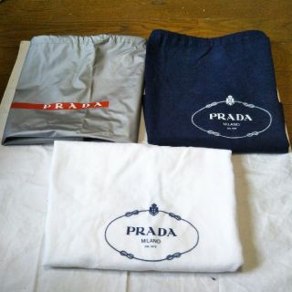 プラダ(PRADA)のプラダ保存巾着袋3枚セット　美品(ショップ袋)