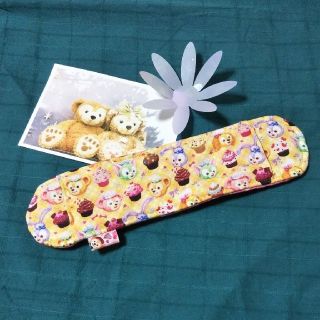 水筒肩紐カバー☆ダッフィーと仲間たち☆ハンドメイド(外出用品)