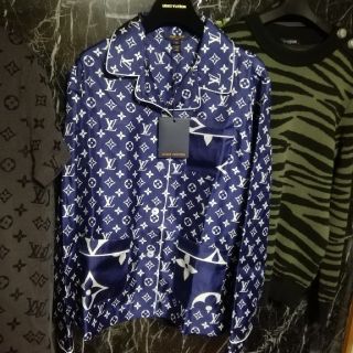 ルイヴィトン(LOUIS VUITTON)のルイヴィトン シルク モノグラム柄 シャツ 長袖 パジャマ(シャツ/ブラウス(長袖/七分))