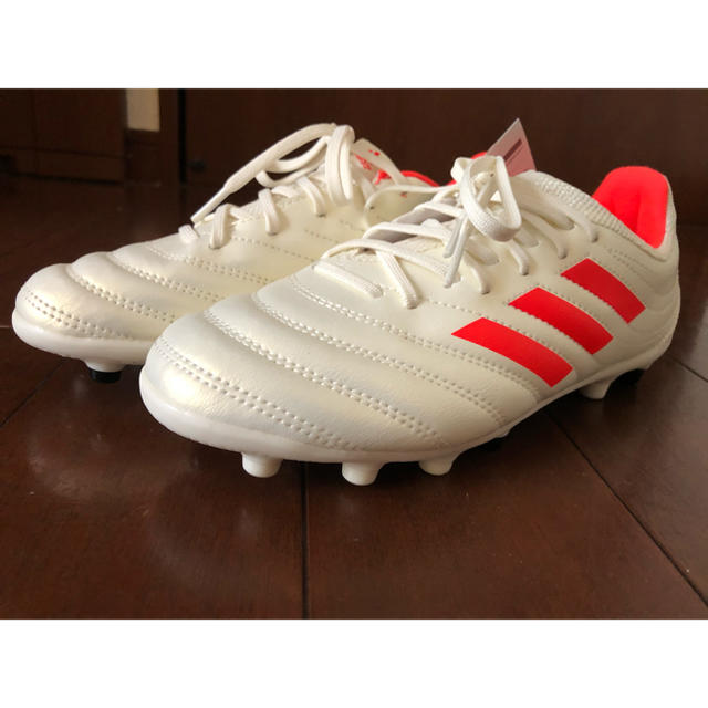 Adidas 新品 半額以下 アディダス ジュニア用 サッカースパイク 21 5cm Copaの通販 By Hiro S Store アディダス ならラクマ Adidas 新品 半額以下 アディダス ジュニア用 サッカースパイク 21 5cm Copaの通販 By Hiro S Store アディダス ならラクマ