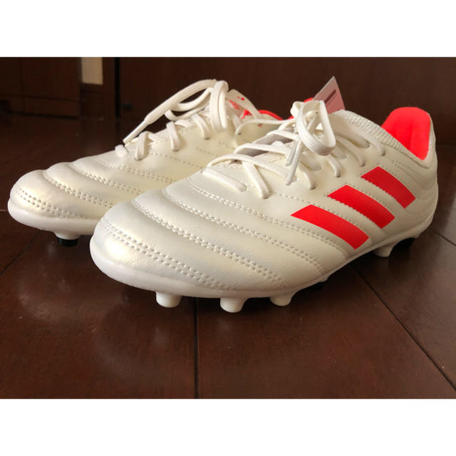 adidas(アディダス)の新品！半額！アディダス　ジュニア用　サッカースパイク◇２２．０ｃｍ◇COPA スポーツ/アウトドアのサッカー/フットサル(シューズ)の商品写真